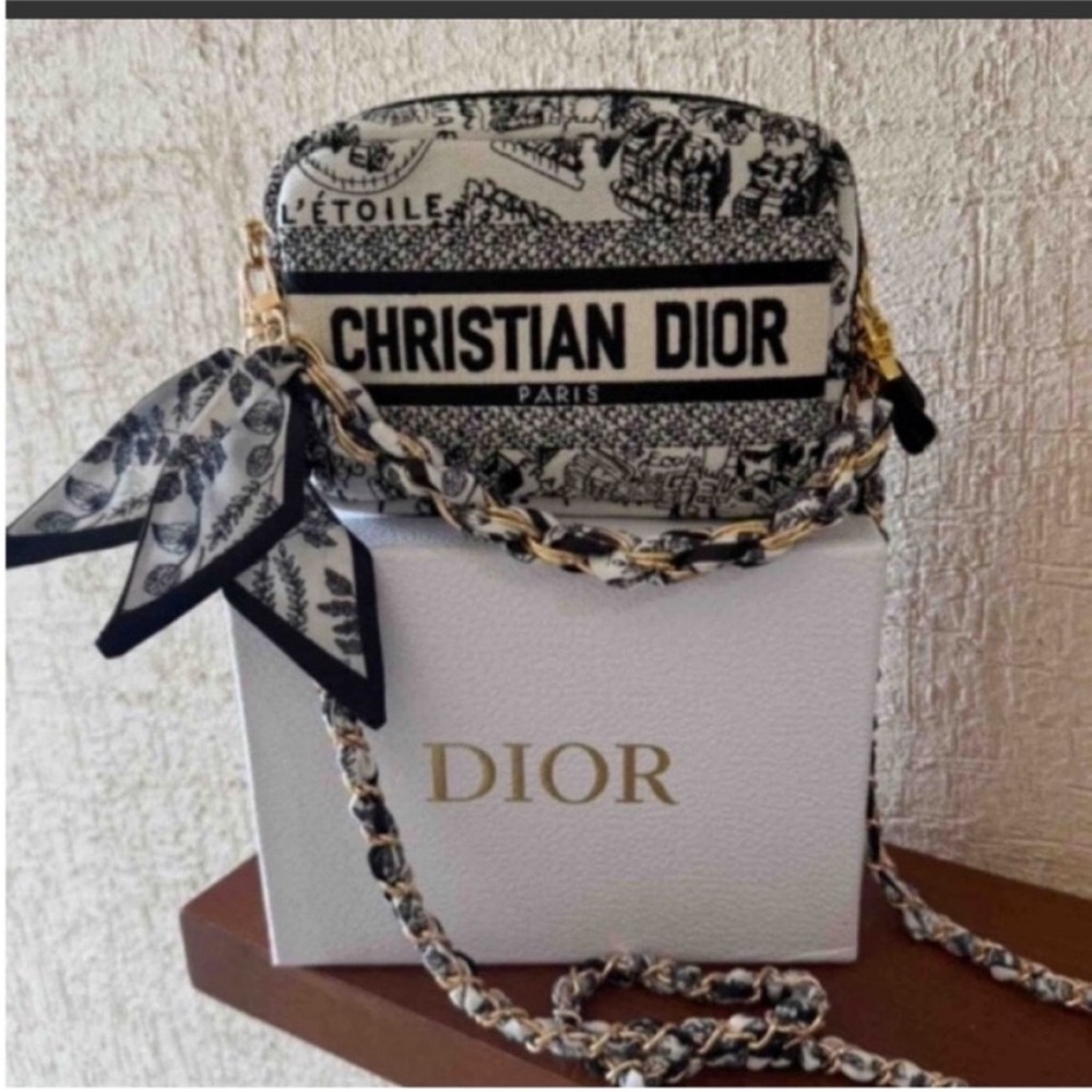 Dior Black and White Christian Dior Toile Crossbody Bag - Picture 4 of 16